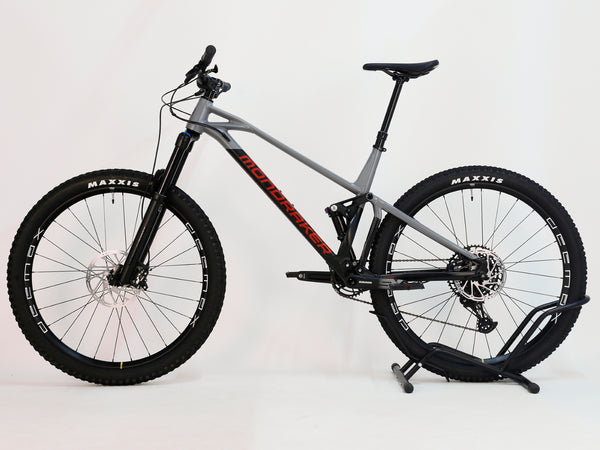 Mondraker Foxy 29 2023 / LARGE / RRP: £3,899.00 / Excellent Condition