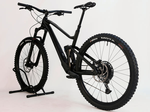 Rear view of the 2023 Lapierre Zesty AM CF 8.9 Large, highlighting the SRAM components and pristine condition. Available for just £2,850 with options for delivery or discount on collection.