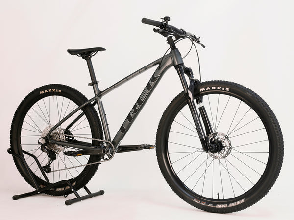 Trek X-Caliber 8 2023 / M-L / RRP: £1,390.00 / Very Good Condition