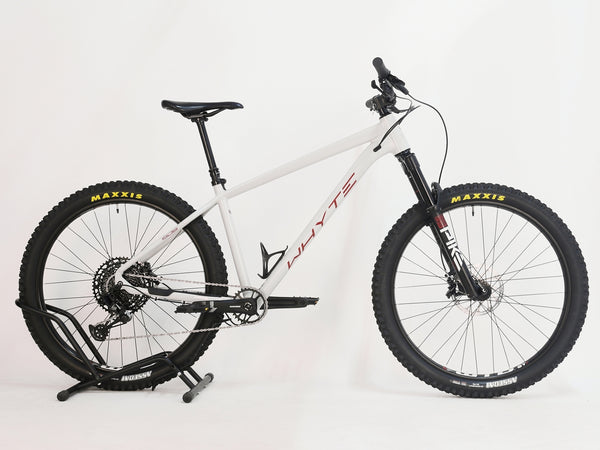 Detailed look at the WTB ST i35 wheels on the Whyte 905 V5 2023 Mountain Bike.