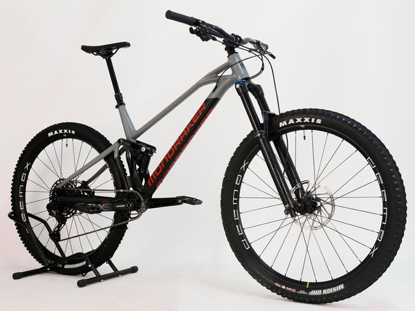Mondraker Foxy 29 2023 / LARGE / RRP: £3,899.00 / Excellent Condition