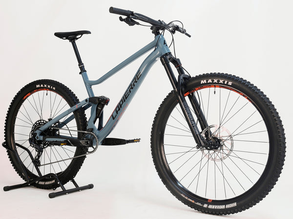 Rear view of the Lapierre Zesty AM 5.9 LARGE mountain bike, focusing on the Shimano Deore M6100 12-speed drivetrain.
