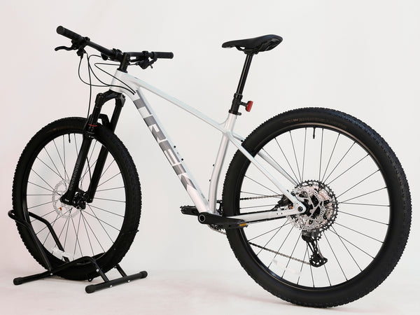 2025 Trek Procaliber 8 / M-L / RRP:£1,400.00 / Like NEW! / Used ONCE!