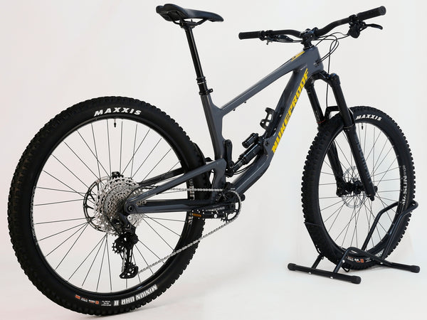 Nukeproof Giga 290 Comp Carbon 2022 / LARGE / RRP: £3,699.00 / Very Good Condition