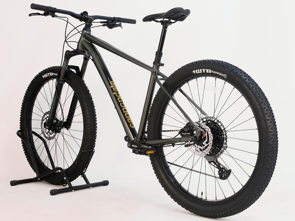 TranzX dropper seat post with 120mm travel on the 2023 Cannondale CUJO 2 mountain bike.