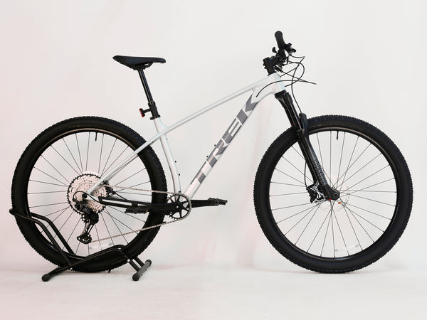 2025 Trek Procaliber 8 / M-L / RRP:£1,400.00 / Like NEW! / Used ONCE!