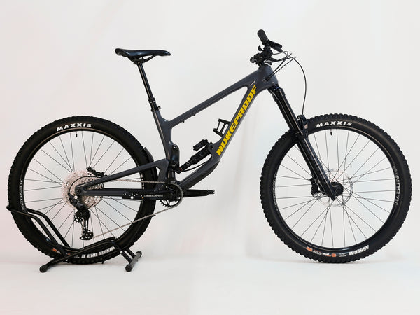 Nukeproof Giga 290 Comp Carbon 2022 / LARGE / RRP: £3,699.00 / Very Good Condition