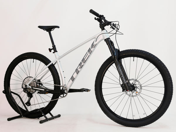 2025 Trek Procaliber 8 / M-L / RRP:£1,400.00 / Like NEW! / Used ONCE!