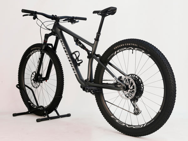 Specialized Epic EVO Expert 2022 in Medium, close-up of the components, RRP: £7,750.00, Excellent Condition! Buy it for only £2,790.00 with FREE Delivery!