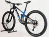 Detailed view of Trek Top Fuel 9.7 2022 CARBON bike's disc brakes, emphasizing its braking system effectiveness.