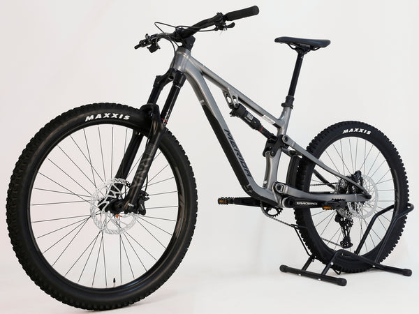 Merida One-Sixty 500 2023 mountain bike in very good condition, showcasing its full suspension and frame design.