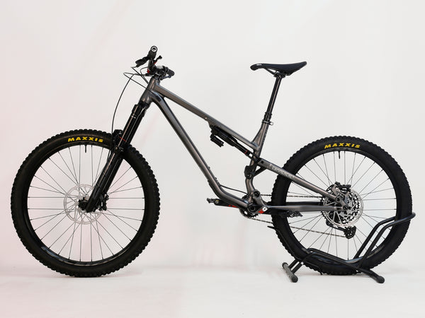 Commencal META SX V4 RIDE DIRT 2022 / Mullet / RRP: £3,500.00+ / Excellent Condition!