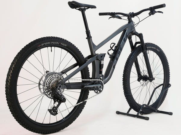 Trek Top Fuel 8 GX AXS 2024 front suspension details featuring RockShox Pike with 130 mm travel.