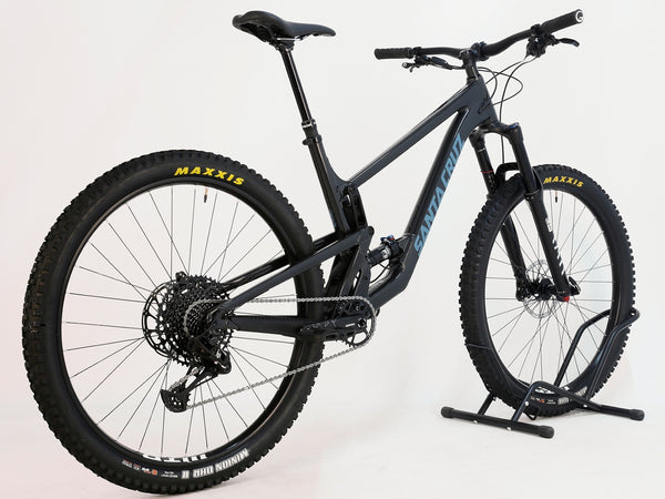 Rear view of Santa Cruz Hightower R / AL 2023 mountain bike showcasing its sleek design at eMado.