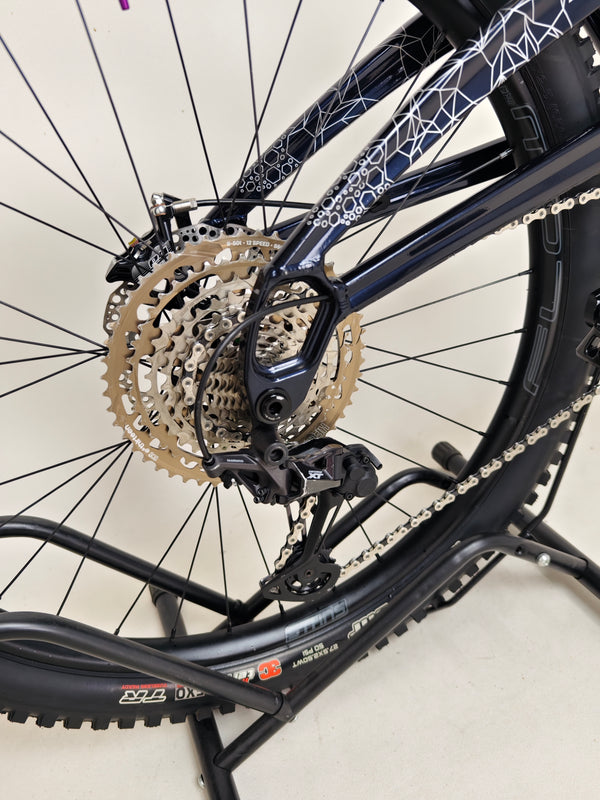 Orange 2022 Alpine Evo SE 27.5 (Ohlins Edition) + Upgrades / MEDIUM / RRP: £6,400.00 / Very Good Condition