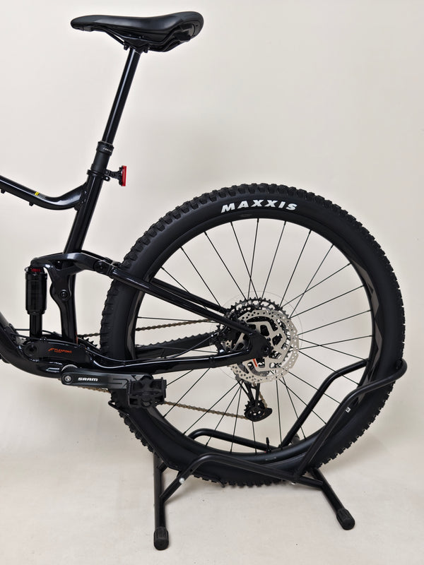 Giant Stance 29 1 2024 / LARGE / RRP: £2,399.00 /Like NEW!