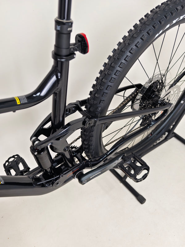 Giant Stance 29 1 2024 / LARGE / RRP: £2,399.00 /Like NEW!