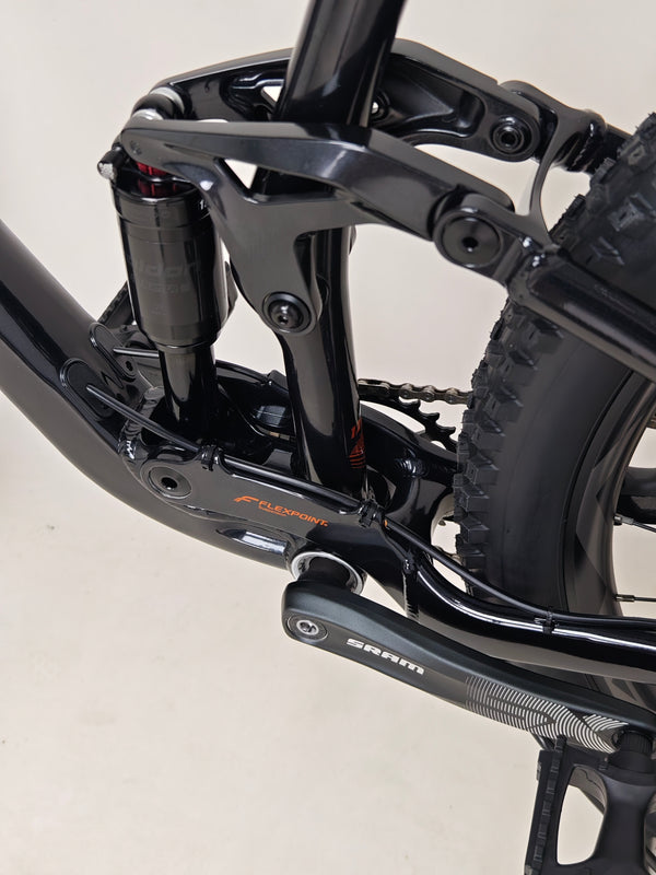 Giant Stance 29 1 2024 / LARGE / RRP: £2,399.00 /Like NEW!