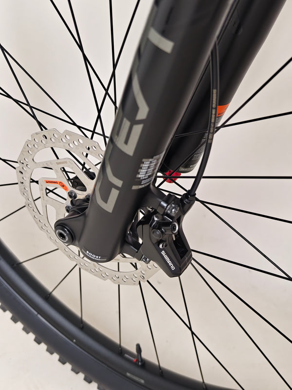 Giant Stance 29 1 2024 / LARGE / RRP: £2,399.00 /Like NEW!