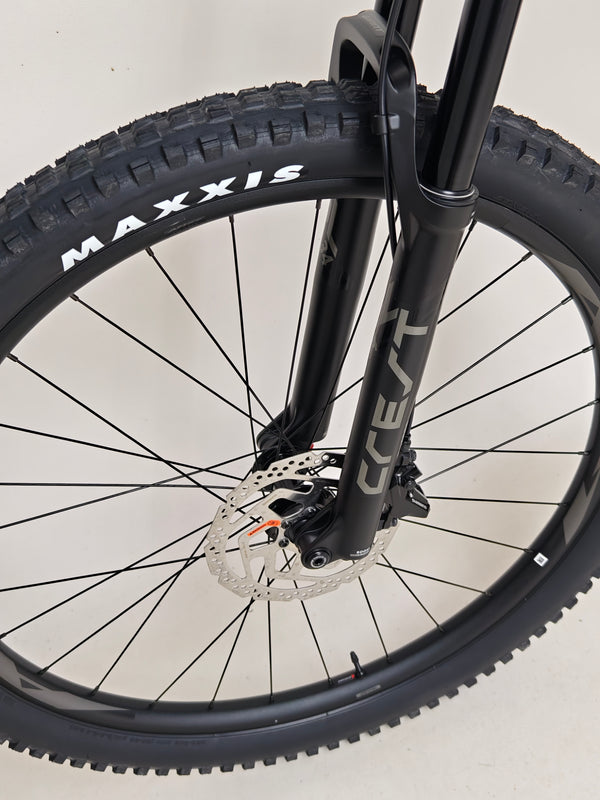 Giant Stance 29 1 2024 / LARGE / RRP: £2,399.00 /Like NEW!