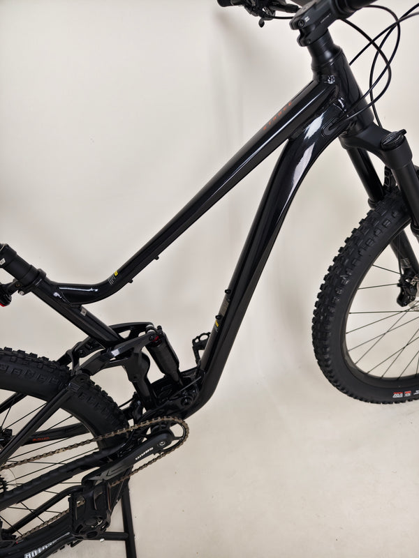 Giant Stance 29 1 2024 / LARGE / RRP: £2,399.00 /Like NEW!