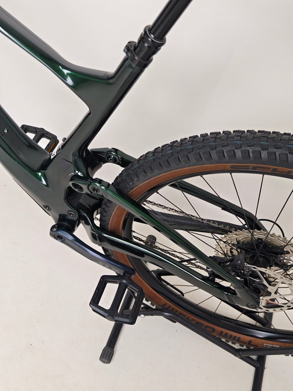 Scott SPARK 930 2024 Carbon / LARGE / RRP: £4,199.00 / Excellent Condition