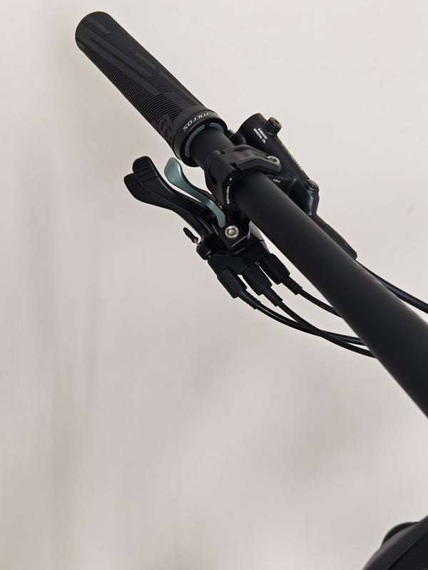 Scott SPARK 930 2024 Carbon / LARGE / RRP: £4,199.00 / Excellent Condition