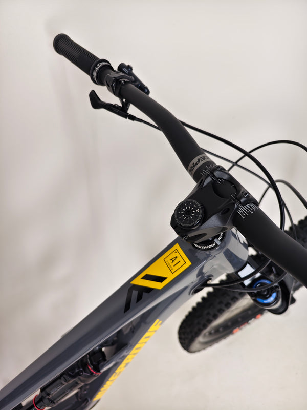 Nukeproof Mega 290 Alloy Comp 2022 / LARGE / RRP: £2,999.00 / Very Good Condition