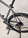 Versatile design of the Whyte 801 V4 2023 mountain bike, ideal for short rides and rough terrains.