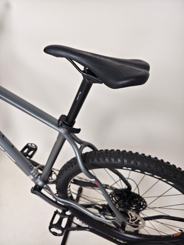 The impressive frame geometry of the Whyte 801 V4 2023 mountain bike, designed for stability.