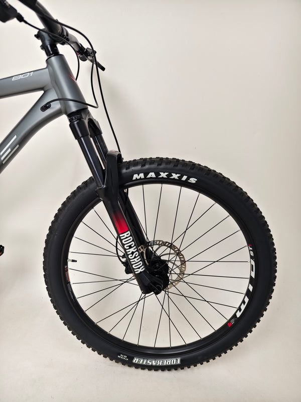 Side angle of the Whyte 801 V4 2023 mountain bike, giving a full view of its efficient design.