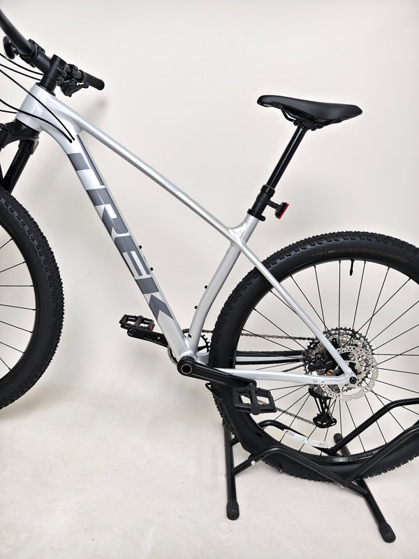 2025 Trek Procaliber 8 / M-L / RRP:£1,400.00 / Like NEW! / Used ONCE!