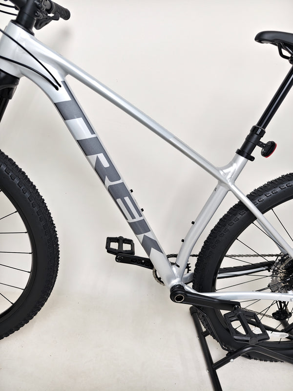 2025 Trek Procaliber 8 / M-L / RRP:£1,400.00 / Like NEW! / Used ONCE!