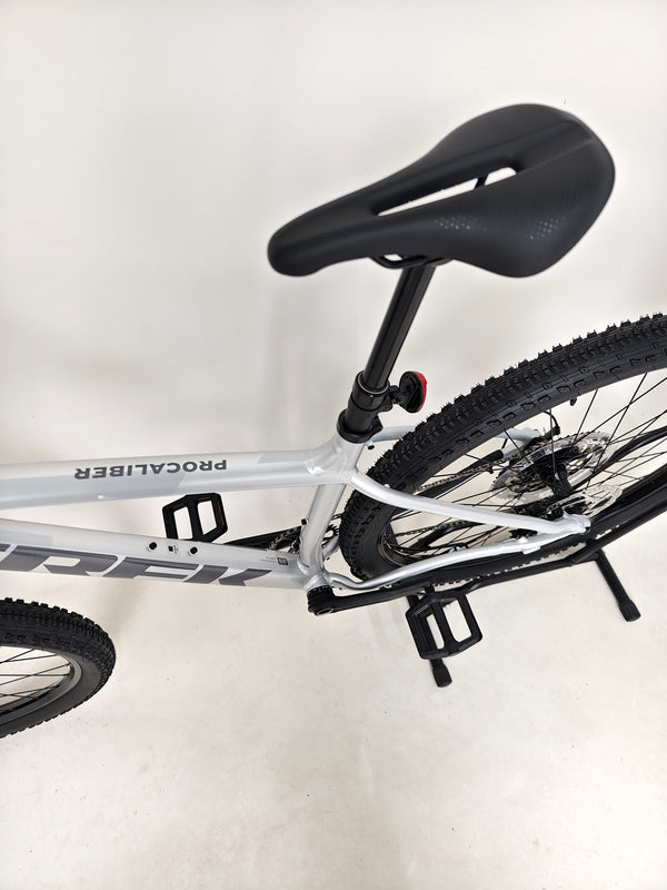 2025 Trek Procaliber 8 / M-L / RRP:£1,400.00 / Like NEW! / Used ONCE!