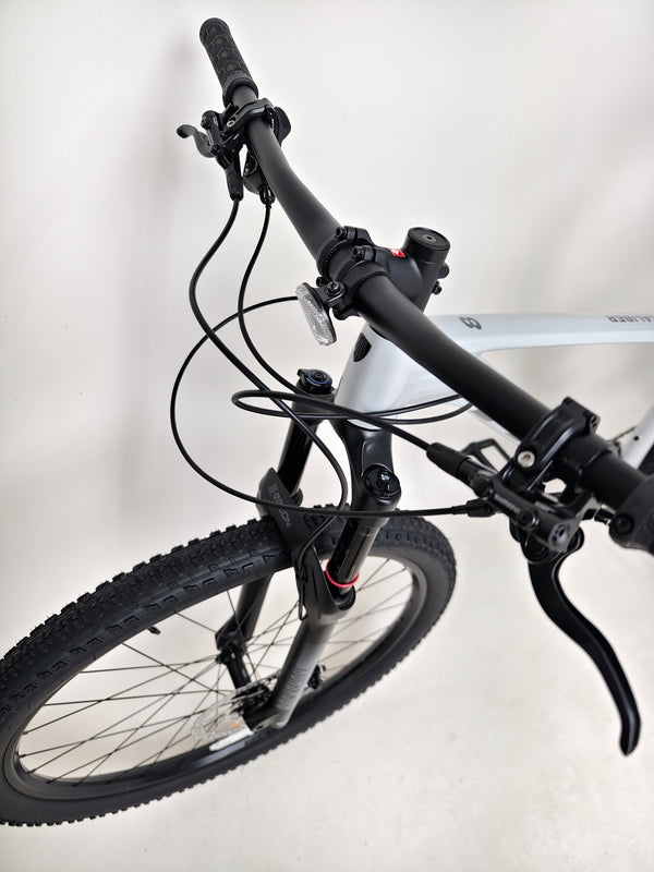 2025 Trek Procaliber 8 / M-L / RRP:£1,400.00 / Like NEW! / Used ONCE!