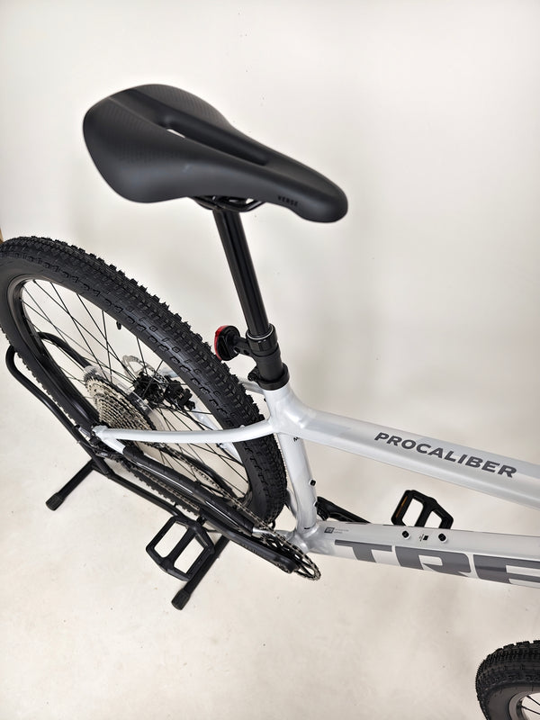 2025 Trek Procaliber 8 / M-L / RRP:£1,400.00 / Like NEW! / Used ONCE!