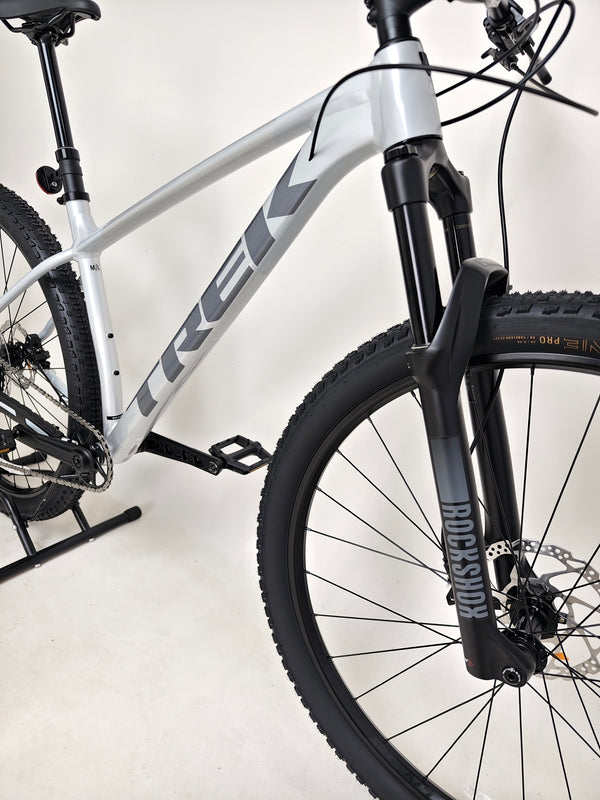 2025 Trek Procaliber 8 / M-L / RRP:£1,400.00 / Like NEW! / Used ONCE!