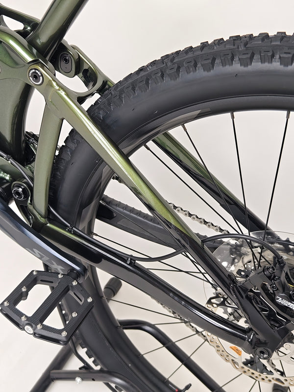 Giant Trance 29 1 2023 / LARGE / RRP: £3,599.00 / Very Good condition