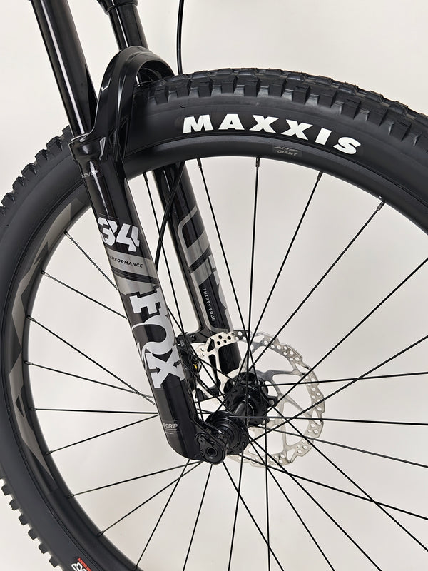 Giant Trance 29 1 2023 / LARGE / RRP: £3,599.00 / Very Good condition