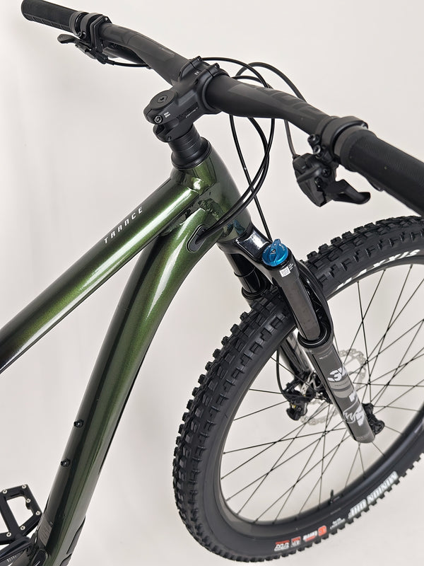 Giant Trance 29 1 2023 / LARGE / RRP: £3,599.00 / Very Good condition