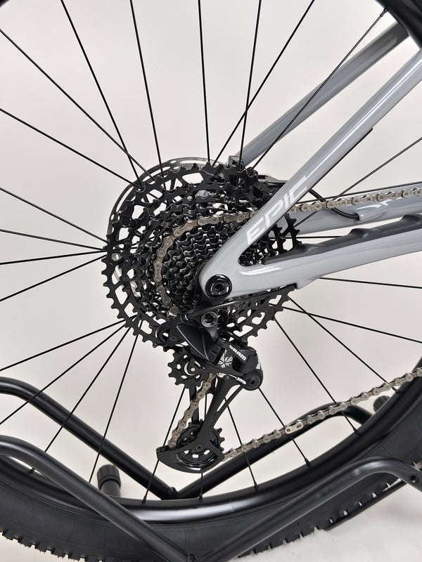 Specialized Epic EVO 29 2022 CARBON / LARGE / RRP: £4,500.00 / Excellent Condition!