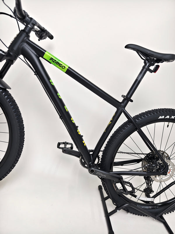 VooDoo Bizango 2025 / LARGE / RRP: £750.00 / Like NEW!