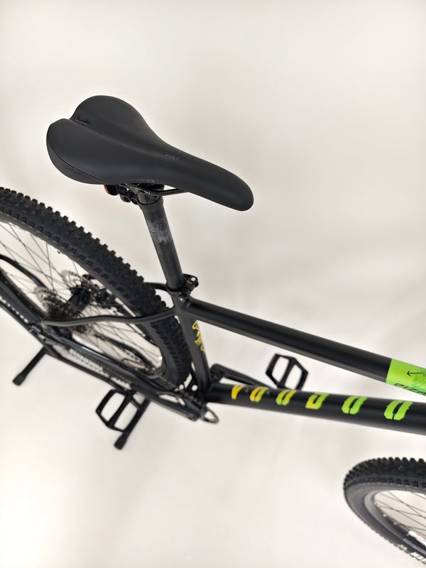 VooDoo Bizango showcasing its modern design elements and robust frame construction.