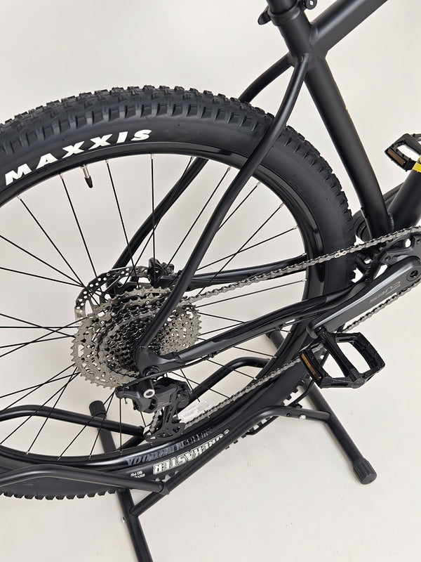 VooDoo Bizango 2025 / LARGE / RRP: £750.00 / Like NEW!