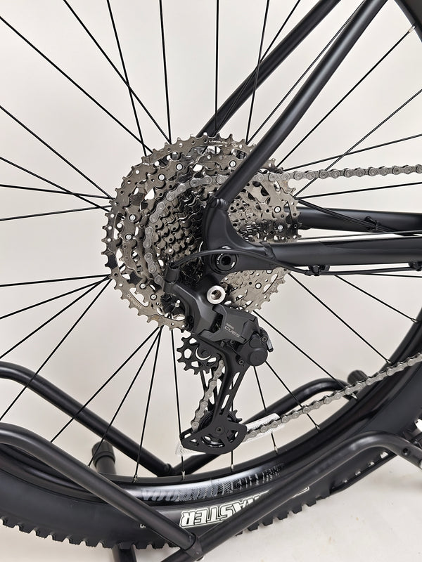 VooDoo Bizango 2025 / LARGE / RRP: £750.00 / Like NEW!