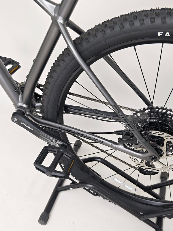 Specialized Chisel Hardtail 2025 / MEDIUM / RRP: £2,000.00 / Used only ONCE!