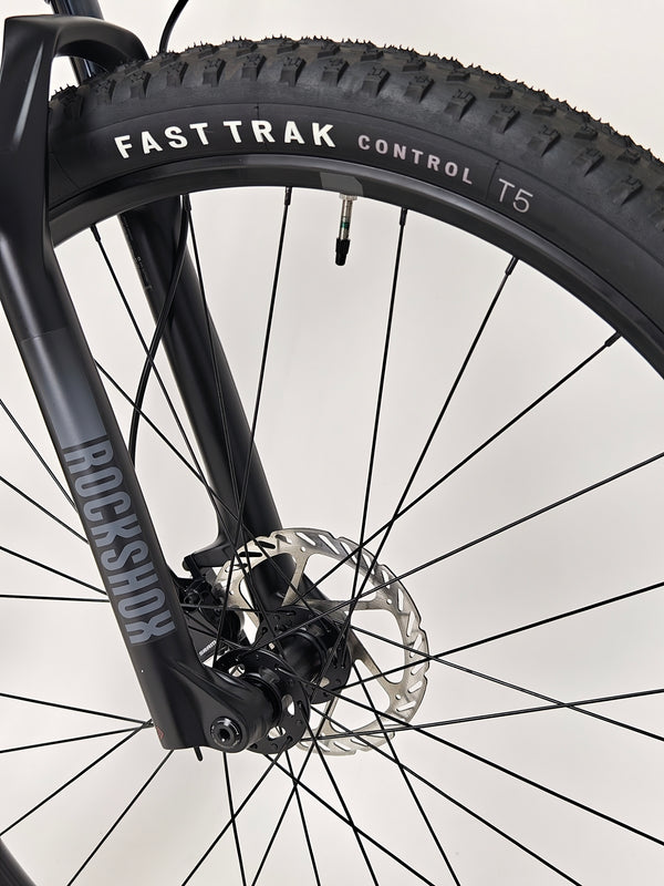 Specialized Chisel Hardtail 2025 / MEDIUM / RRP: £2,000.00 / Used only ONCE!