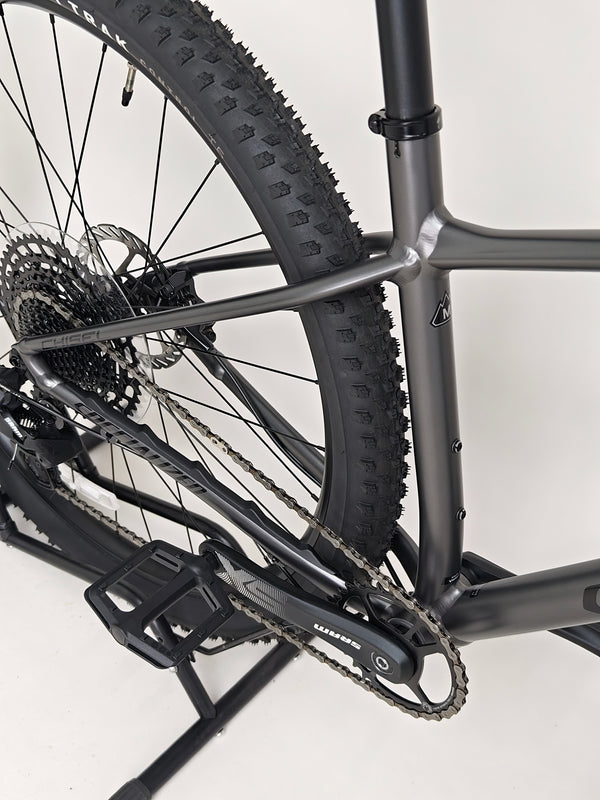 Specialized Chisel Hardtail 2025 / MEDIUM / RRP: £2,000.00 / Used only ONCE!