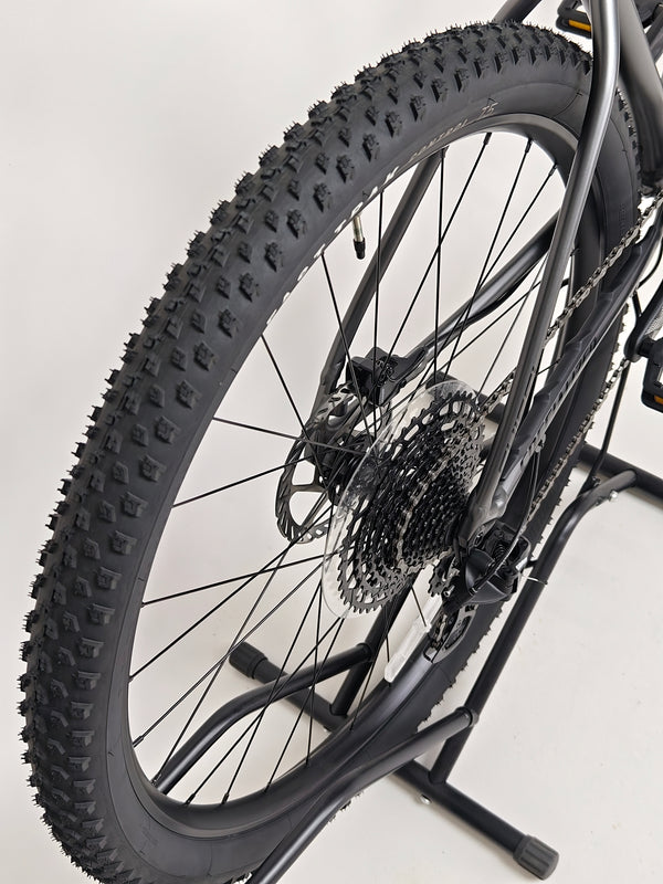 Specialized Chisel Hardtail 2025 / MEDIUM / RRP: £2,000.00 / Used only ONCE!