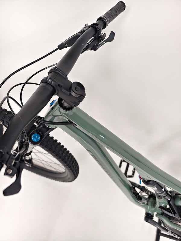 Specialized Stumpjumper Comp Alloy 2021 / LARGE / FOX/ RRP: £2,950.00 / Very Good Condition